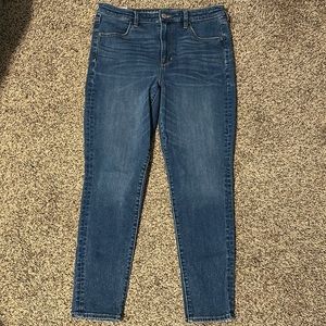 Skinny, high rise jeans!
